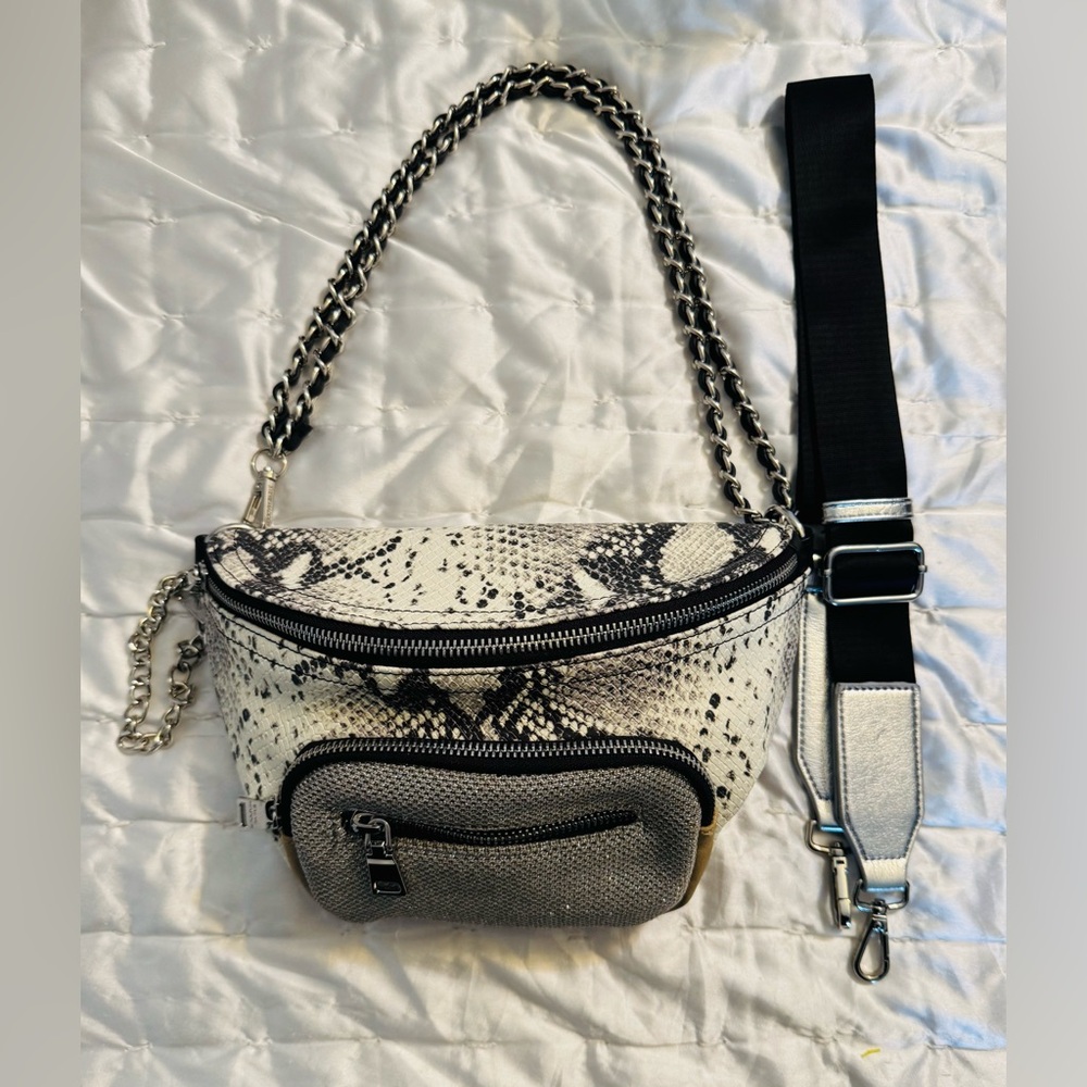 Steve Madden Snake Print Shoulder / Belt Bag in Black and Cream NWOT - Picture 15 of 15
